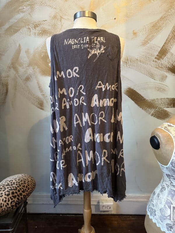 Magnolia Pearl Amor T-shirt