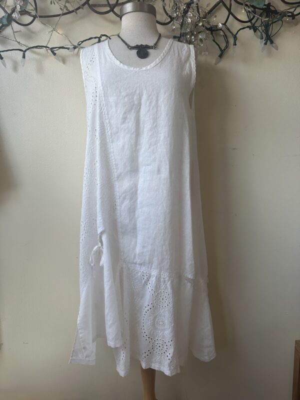 Bodil Eyelet Tunic Dress
