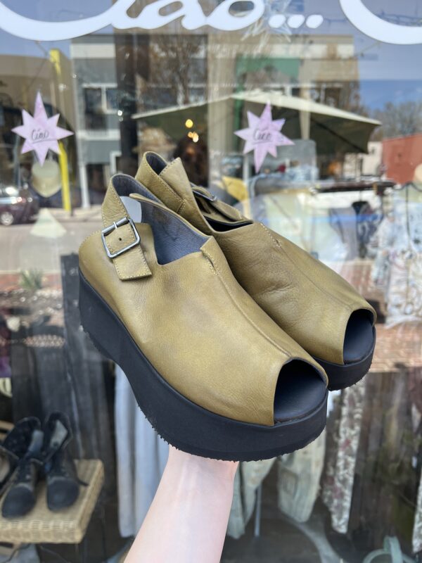 Lofina Slingback in Olive