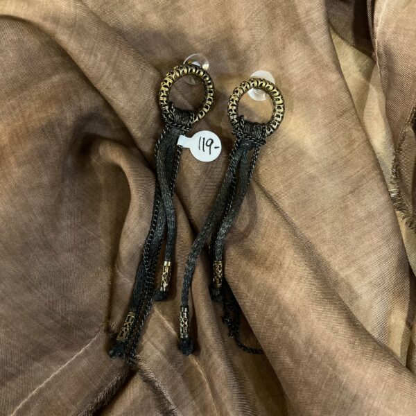 Sarah Cavender Chain Dangly Earrings