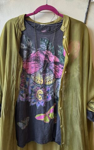 Magnolia Pearl Flor De La'asion Tee
