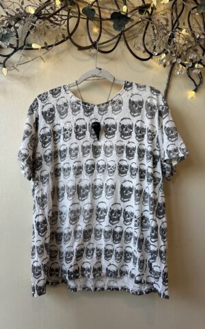 Magnolia Pearl Skull Tee
